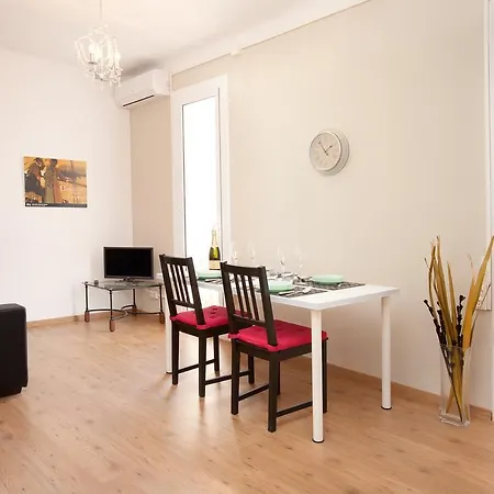 Centric Apartment El Molino Theater P1 Barcelona Room photo